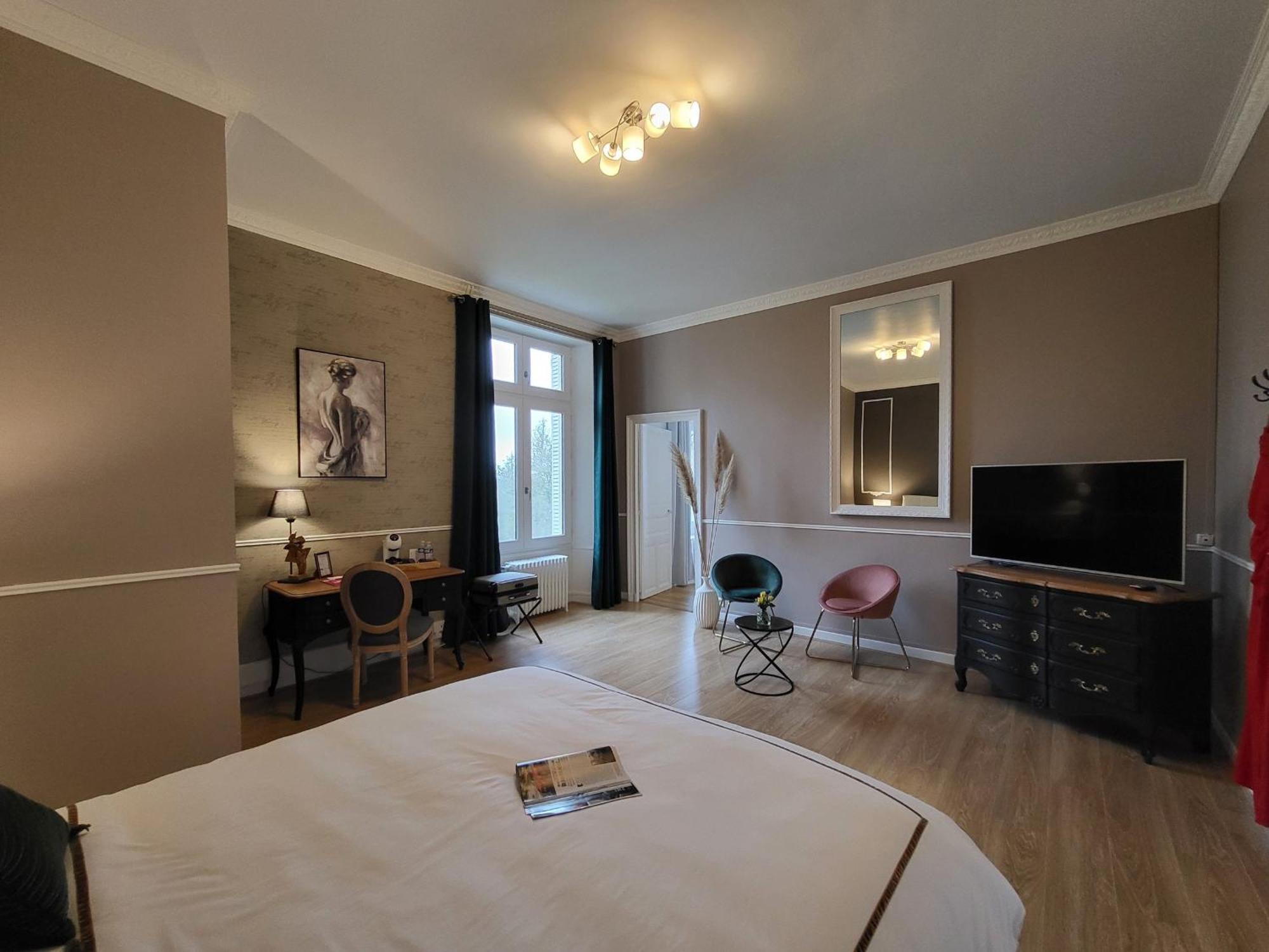 Sejour De Charme Au Chateau Avec Petit-Dejeuner Et Parking - Fr-1-591-705 Cluis Exterior foto